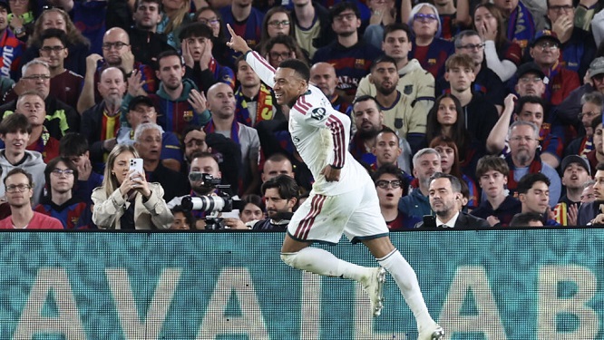 Kylian Mbappés to mål sikrer sejr over Barcelona